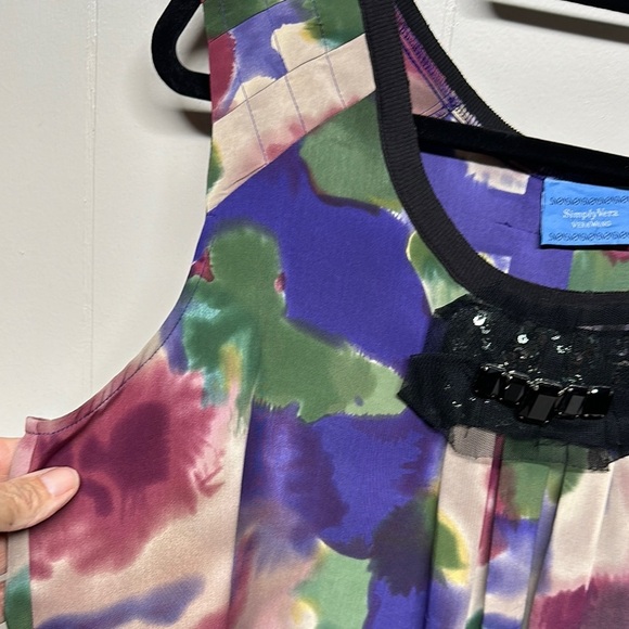 Simply Vera Vera Wang Graphic Purple Green Sleeveless Blouse - Picture 3 of 7